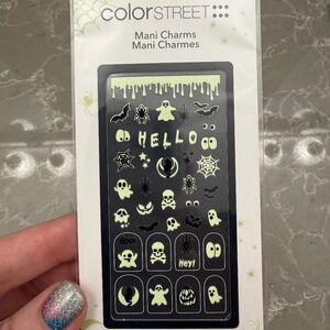 Color street Glow in the Dark Mani Charms, Spooky Charms